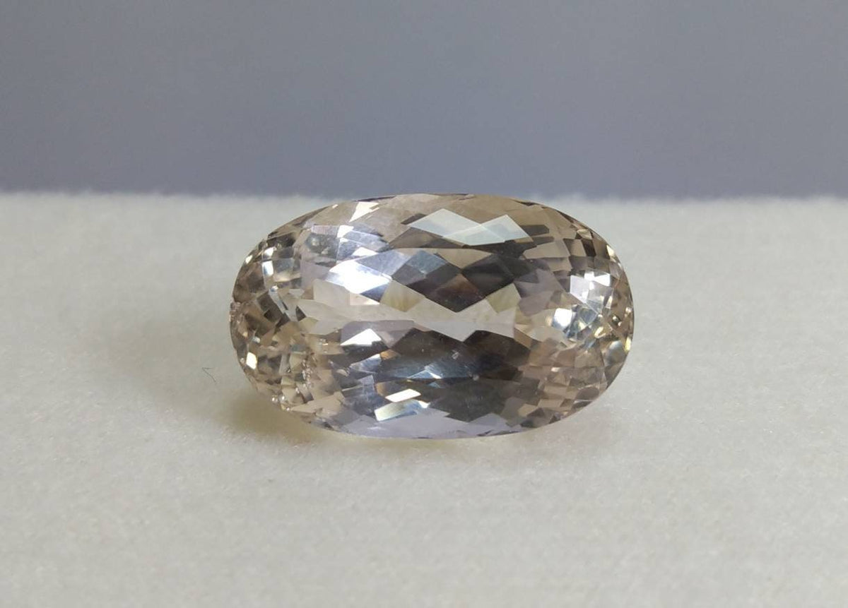 25 Carat Natural Kunzite Gem, VV Clarity, Oval Faceted