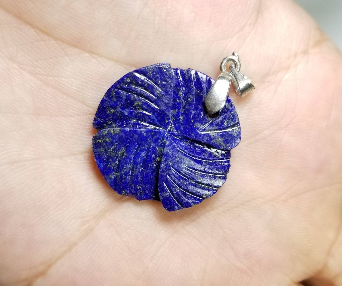 Natural good quality locket size lapis lazuli flower pendant