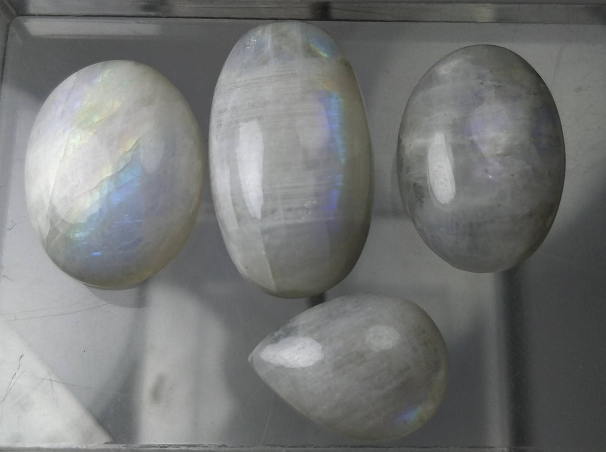 Natural good quality ring sizes moonstone cabochons