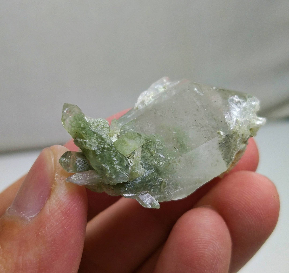 Natural Chlorine Quartz Crystal, Untreated Gemstone (19 grams)