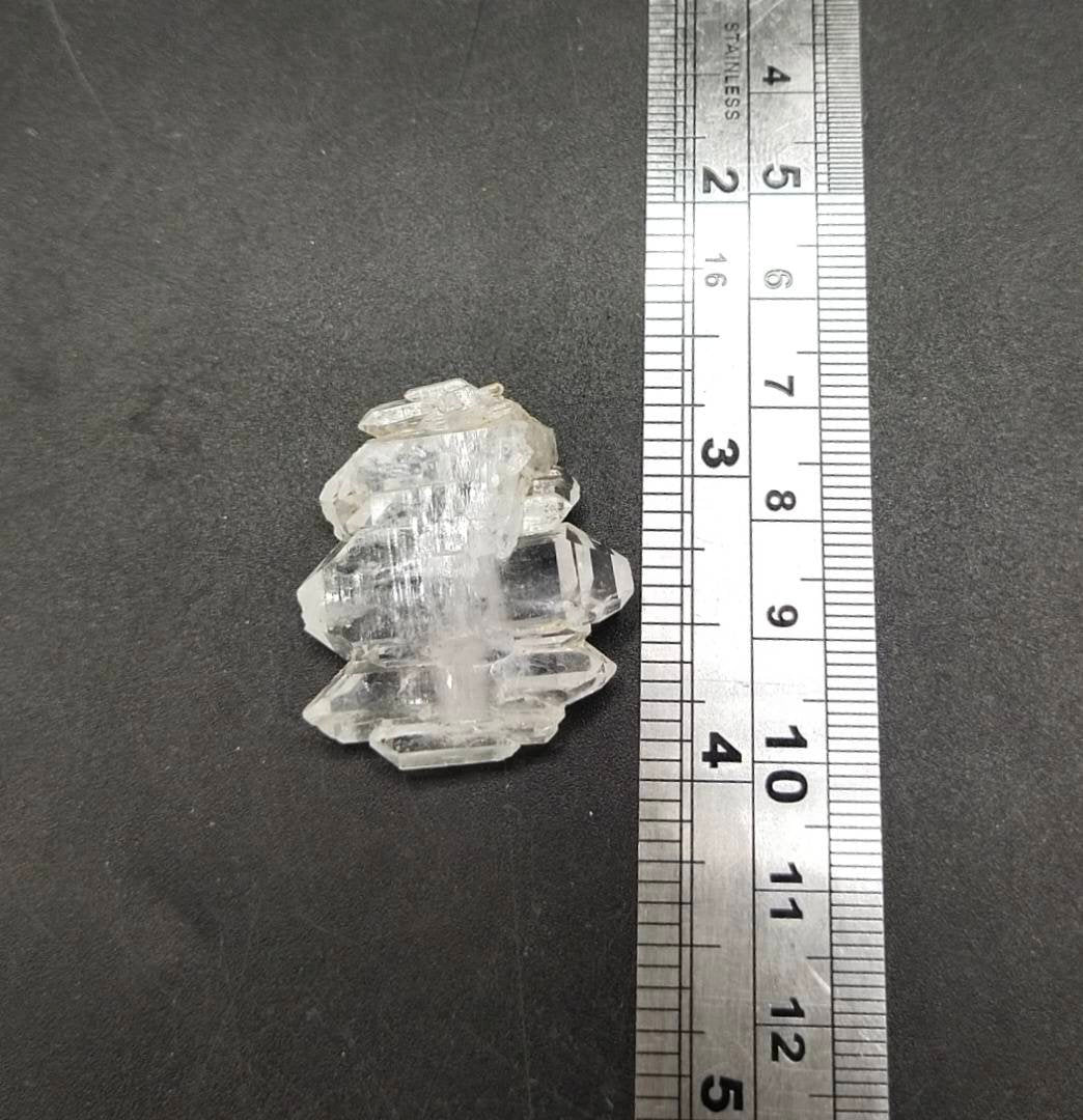 Faden quartz crystal clear and terminated with stepformation structure from Baluchistan Pakistan, 8.5 gram
