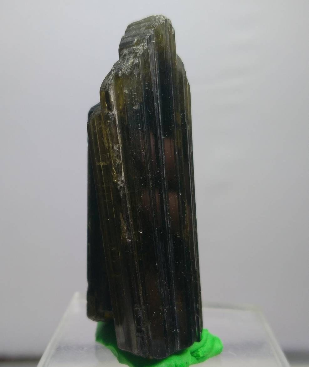 ARSAA GEMS AND MINERALSNatural aesthetic Beautiful 44.5 grams twins perfectly terminated epidote crystal - Premium from ARSAA GEMS AND MINERALS - Just $80.00! Shop now at ARSAA GEMS AND MINERALS