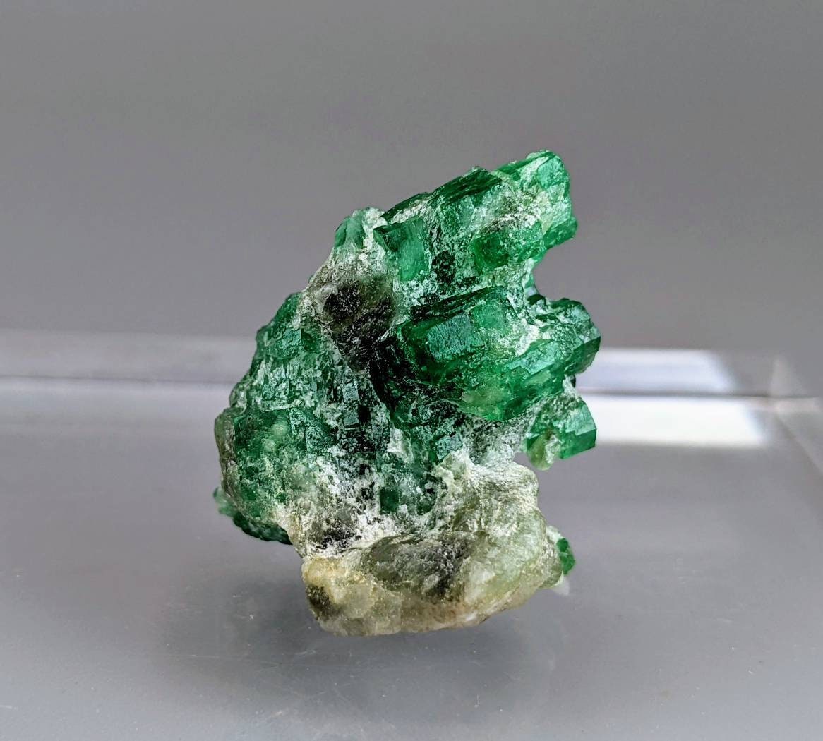 ARSAA GEMS AND MINERALSEmerald cluster green natural 8.6 grams terminated from Swat Pakistan - Premium from ARSAA GEMS AND MINERALS - Just $150.00! Shop now at ARSAA GEMS AND MINERALS