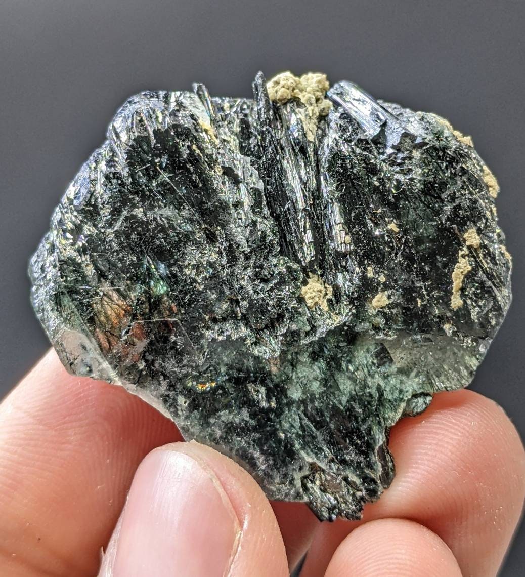 ARSAA GEMS AND MINERALSApatite crystal with green basolite inclusion from KP Pakistan, 30 grams - Premium from ARSAA GEMS AND MINERALS - Just $60.00! Shop now at ARSAA GEMS AND MINERALS