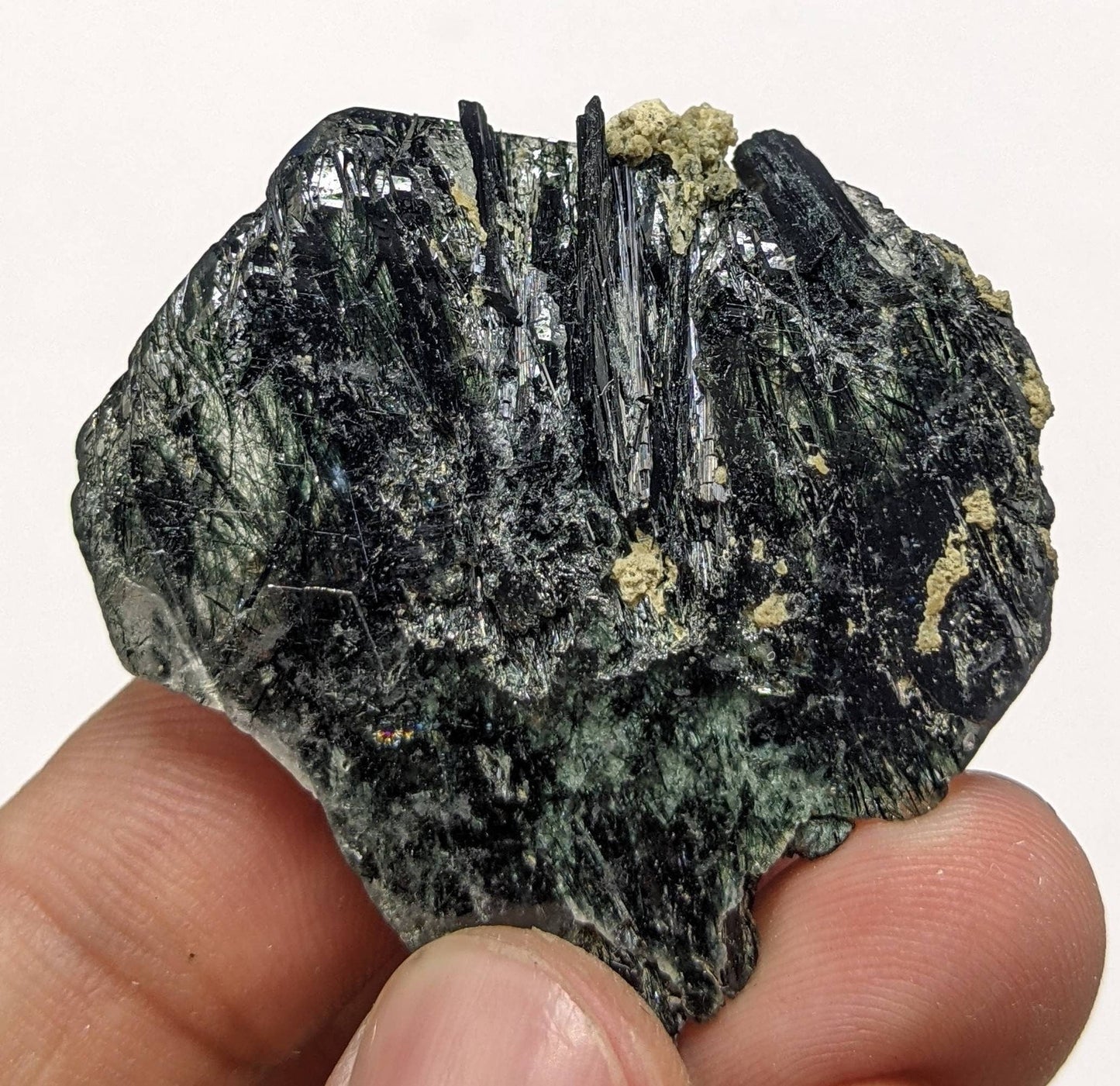 ARSAA GEMS AND MINERALSApatite crystal with green basolite inclusion from KP Pakistan, 30 grams - Premium from ARSAA GEMS AND MINERALS - Just $60.00! Shop now at ARSAA GEMS AND MINERALS