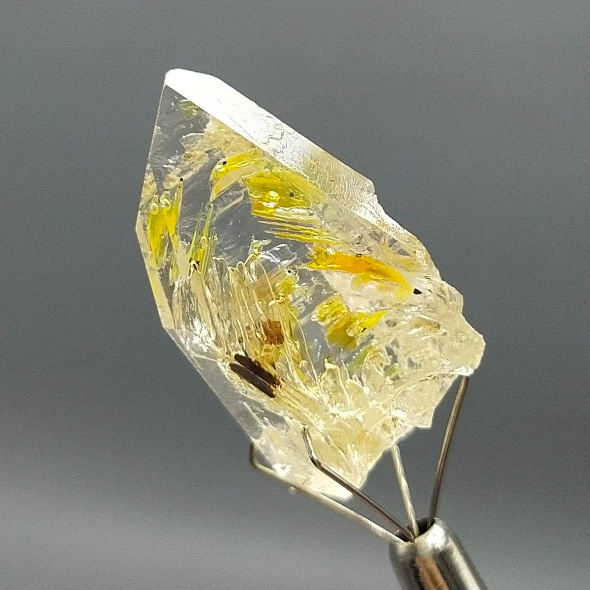 UV Reactive Petroleum Quartz Crystal, Balochistan Pakistan, 6.1 grams