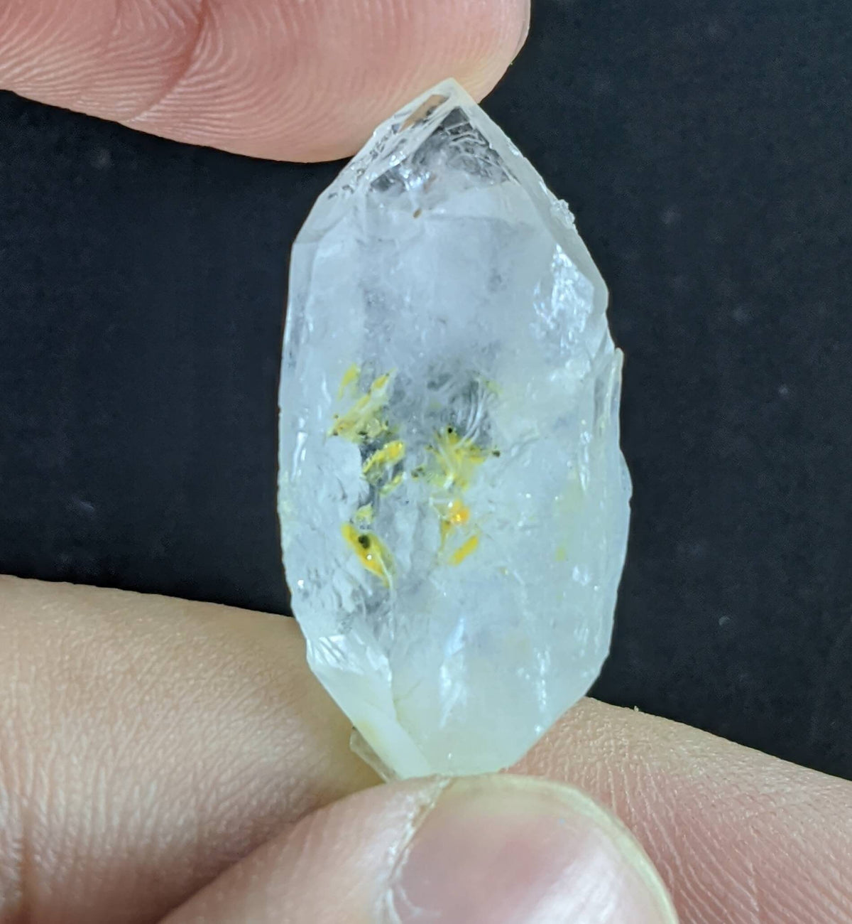 UV Reactive Petroleum Quartz Crystal, Balochistan Pakistan (5.1 grams)