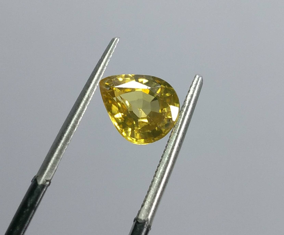 9.5 Carat Zircon Gem Set, VV Clarity, Faceted