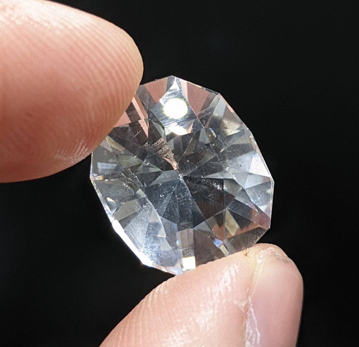 12.5 Carat Faceted Oval Quartz Gemstone, SI Clarity