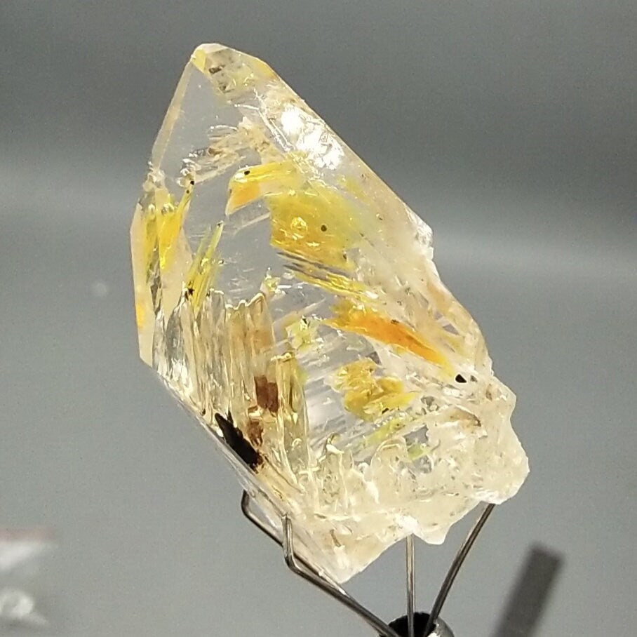 UV Reactive Petroleum Quartz Crystal, Balochistan Pakistan, 6.1 grams