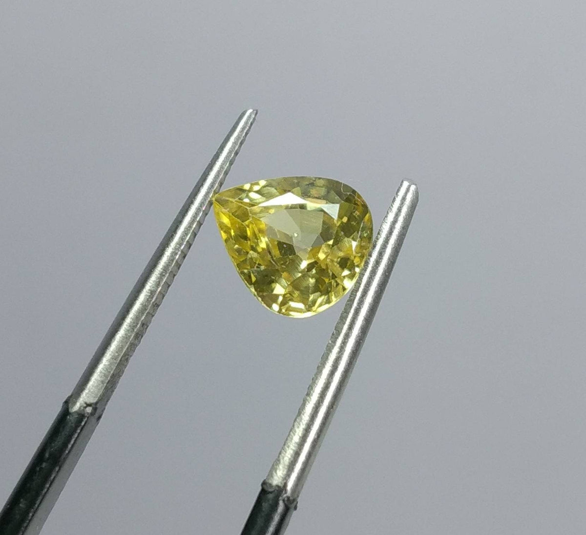 9.5 Carat Zircon Gem Set, VV Clarity, Faceted