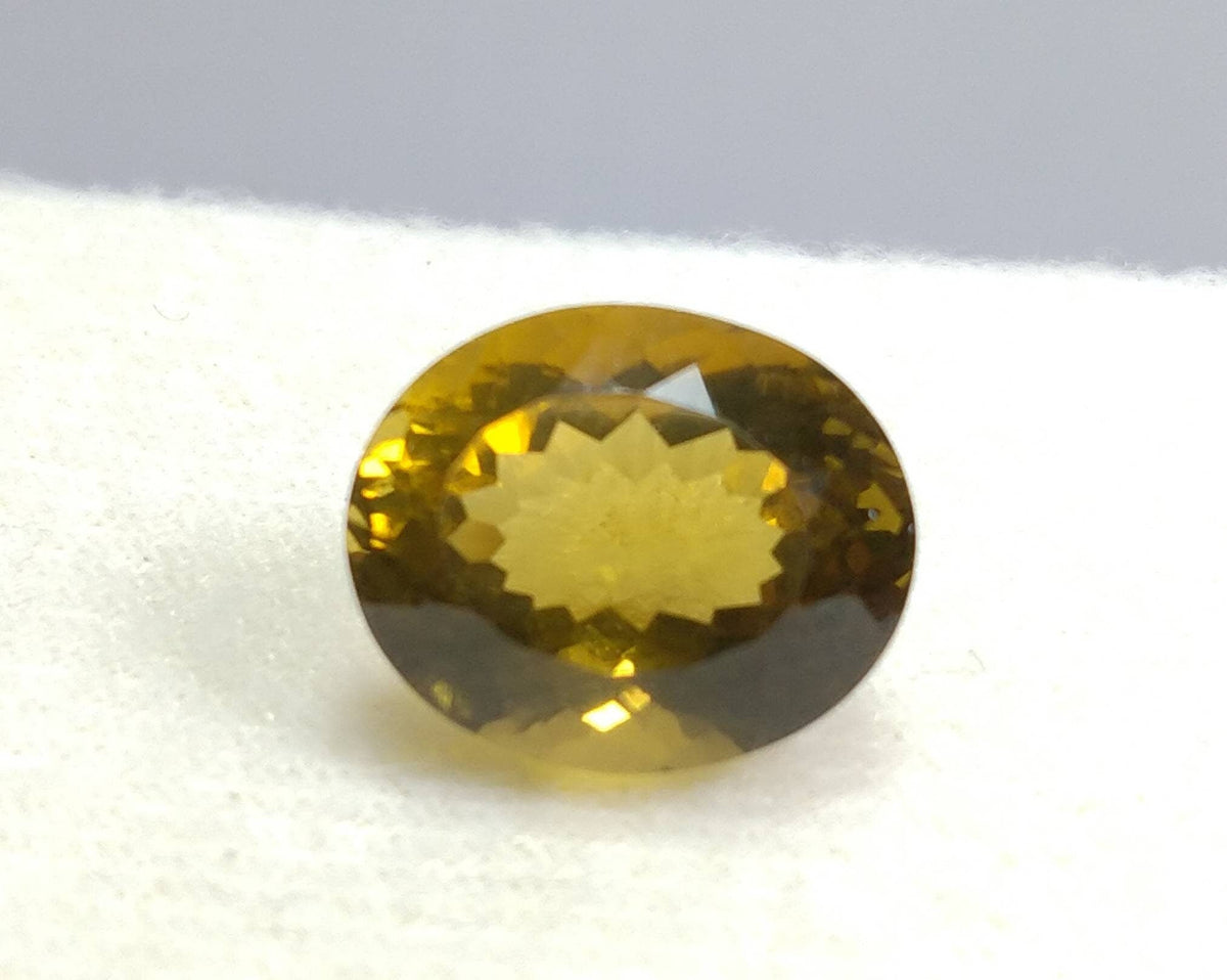 10.5 Carat Oval Faceted Citrine Gem, VV Clarity