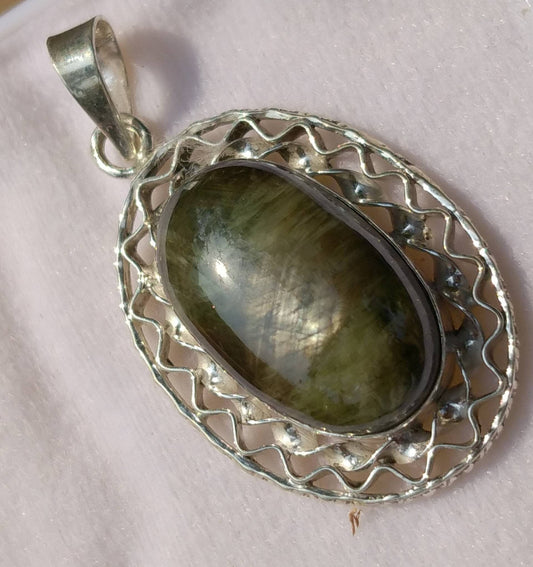 Green Star Sapphire Silver Pendant, 40.4 Carats