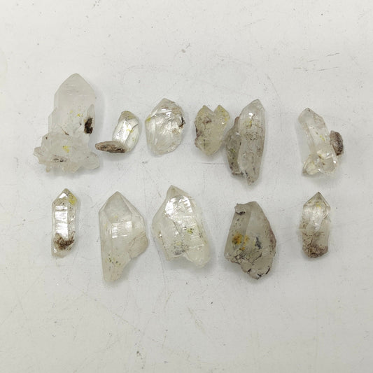 UV Reactive Petroleum Quartz Crystals, Small Lot (11 pcs)