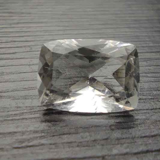Natural fine quality radiant cut shape faceted 3 carats clear quartz gem