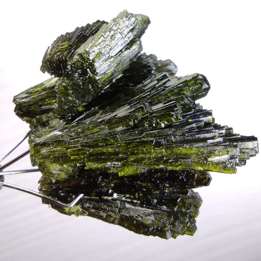 Green spray epidote crystal from Balochistan Pakistan, weight 13 grams