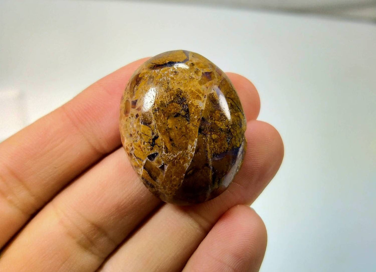 Natural Jasper Cabochon, Untreated Stone (33x25x11.3 mm, 74 carats)