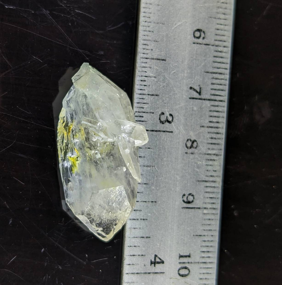 UV Reactive Petroleum Quartz Crystal, Balochistan Pakistan (5.1 grams)