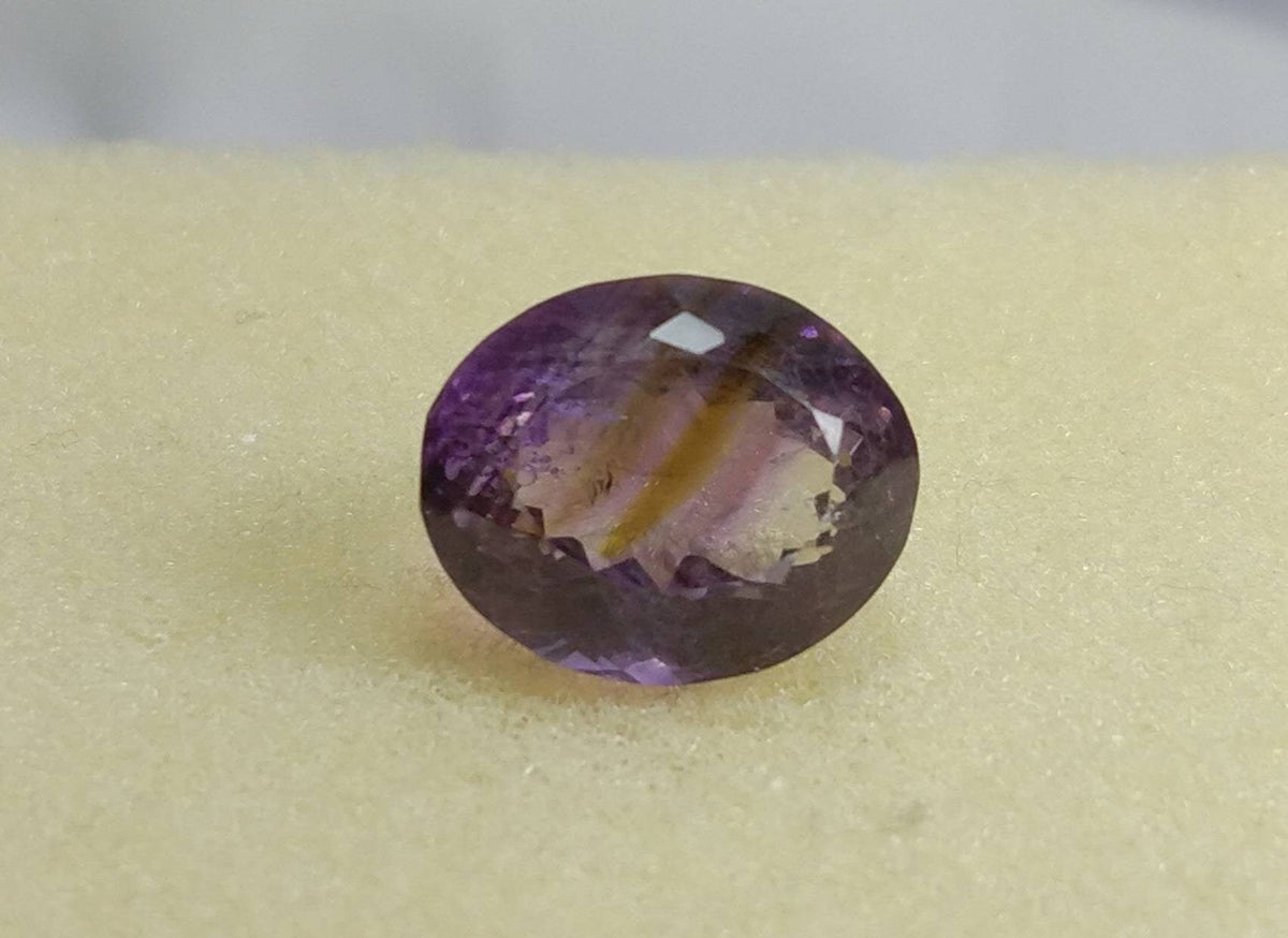 10 Carat Deep Purple Amethyst Gem, Oval Faceted VV Clarity