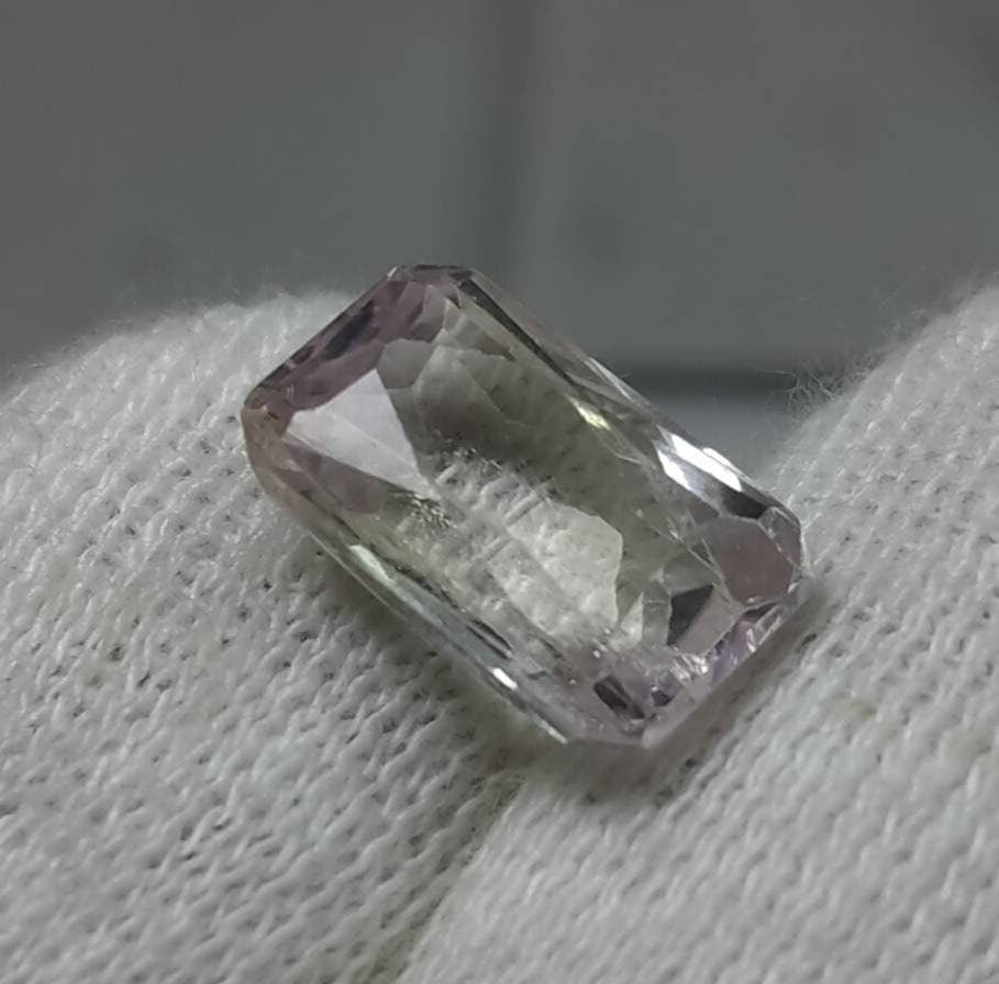 Natural good quality ring size faceted kunzite gems