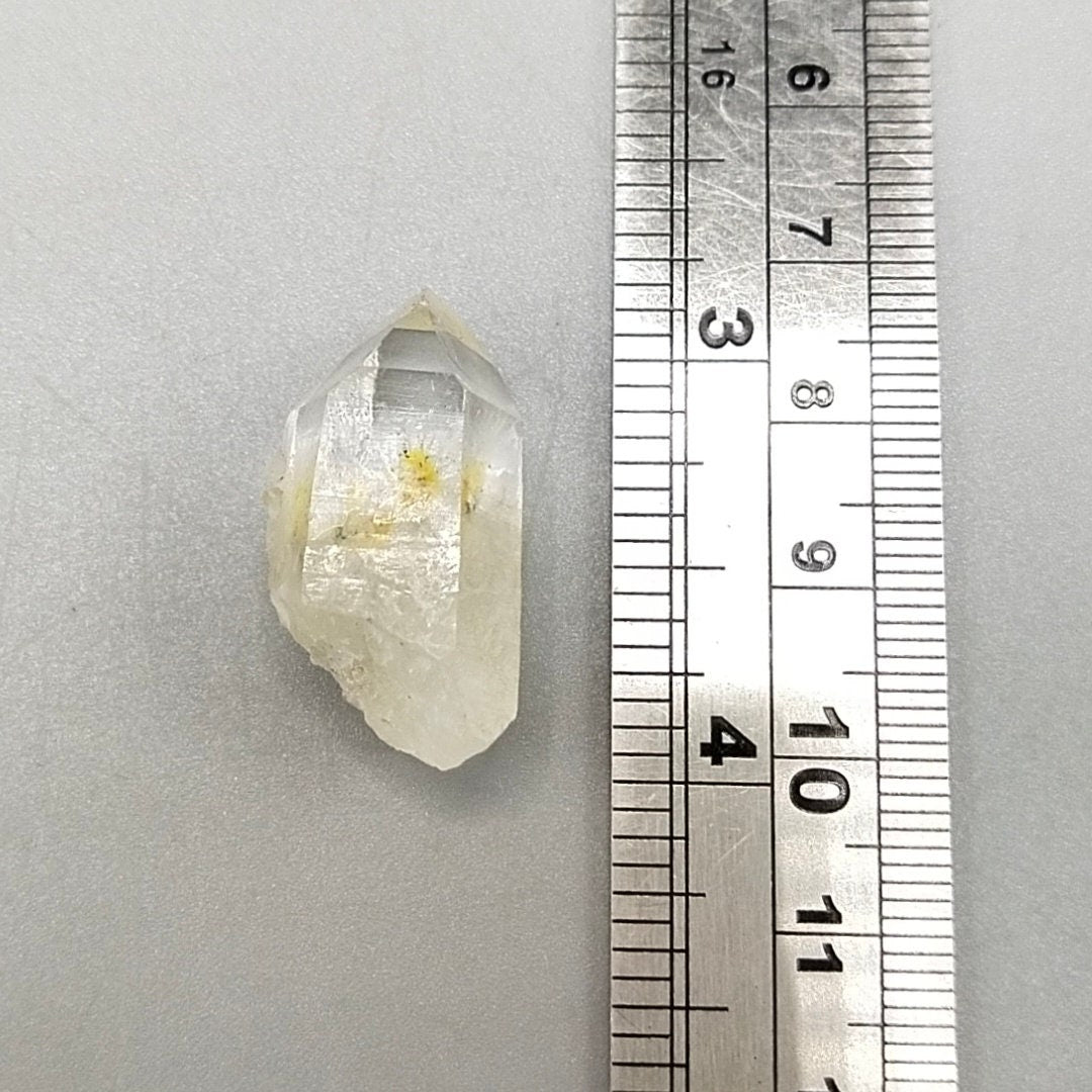 UV Reactive Petroleum Quartz Crystal, Balochistan Pakistan (6.8 grams)