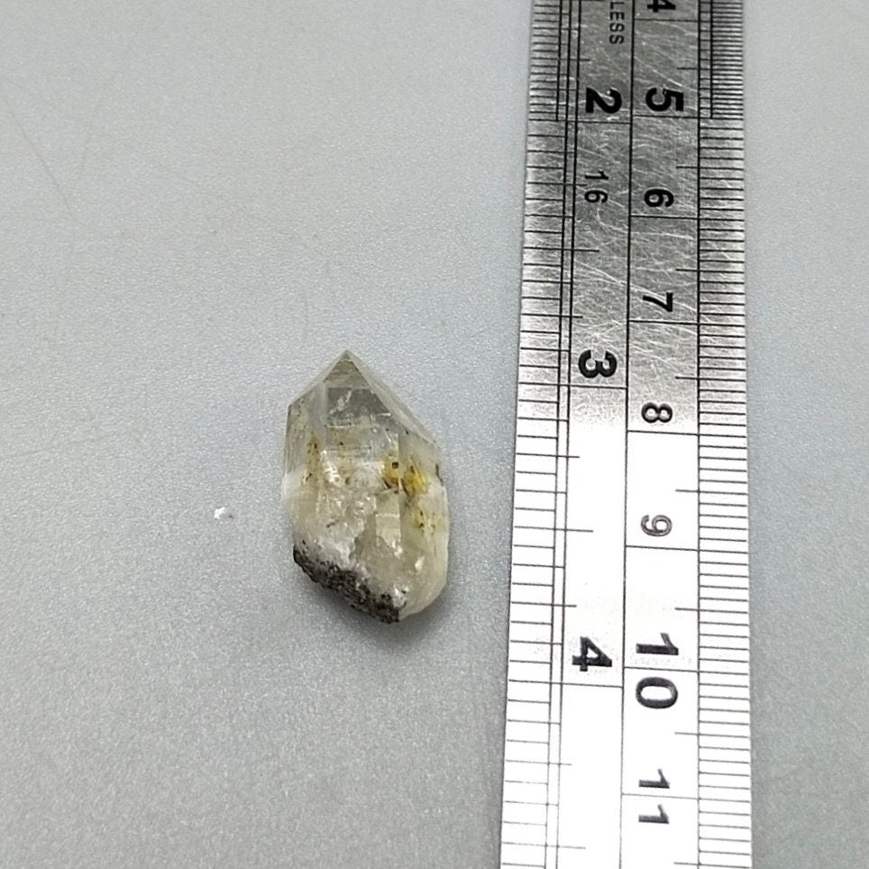 UV Reactive Petroleum Quartz Crystal, Balochistan Pakistan (5.1 grams)
