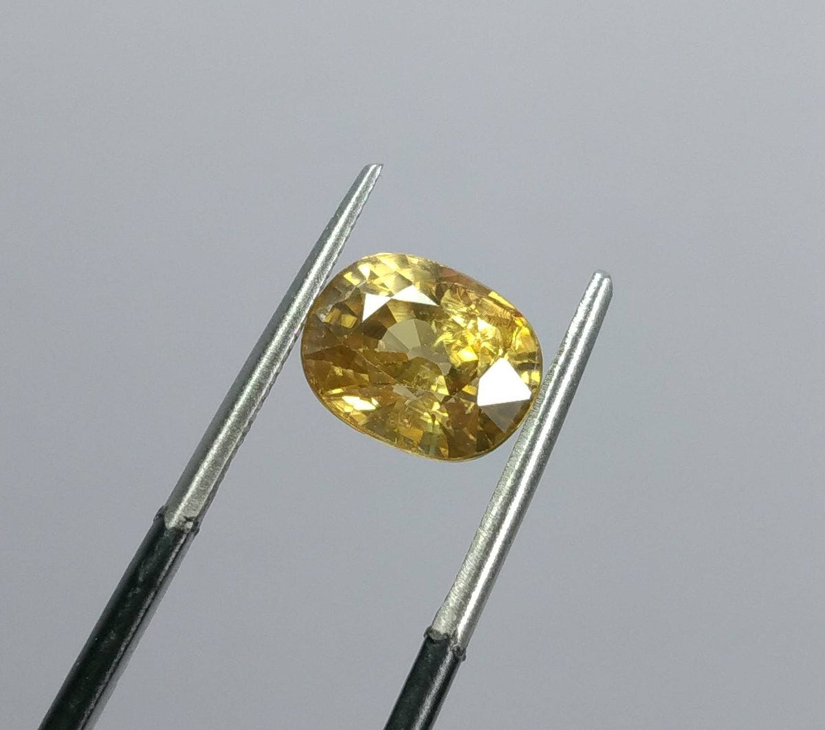 9.5 Carat Zircon Gem Set, VV Clarity, Faceted