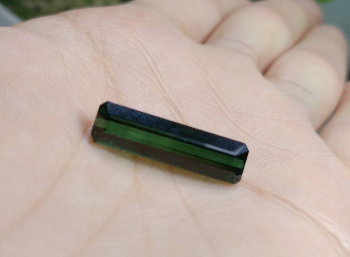 9 Carat Rectangular Green Tourmaline Gemstone
