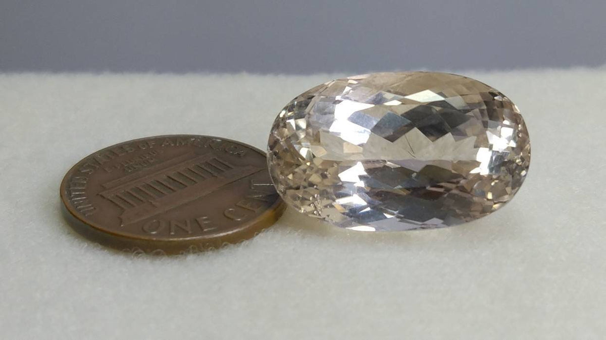 25 Carat Natural Kunzite Gem, VV Clarity, Oval Faceted