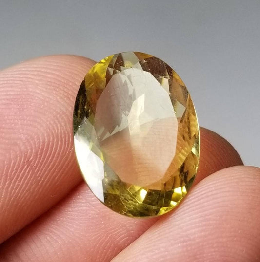 Faceted Yellow Apatite Gemstone for Ring (9.5 Carats)