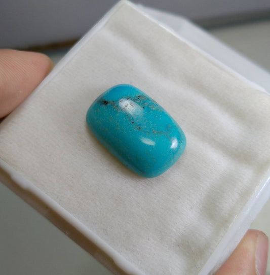 Kingman Turquoise Cabochon, 19.5 Carat Oval Shape Arizona Gemstone