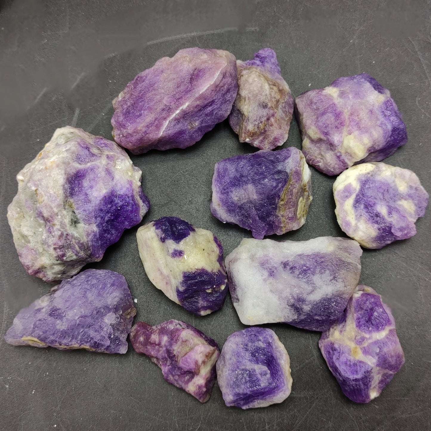 ARSAA GEMS AND MINERALSNatural 12 pieces small lot of UV reactive hackmanite crystals from Afghanistan, 253 grams - Premium Hackmanite Crystals from ARSAA GEMS AND MINERALS - Just $300! Shop now at ARSAA GEMS AND MINERALS