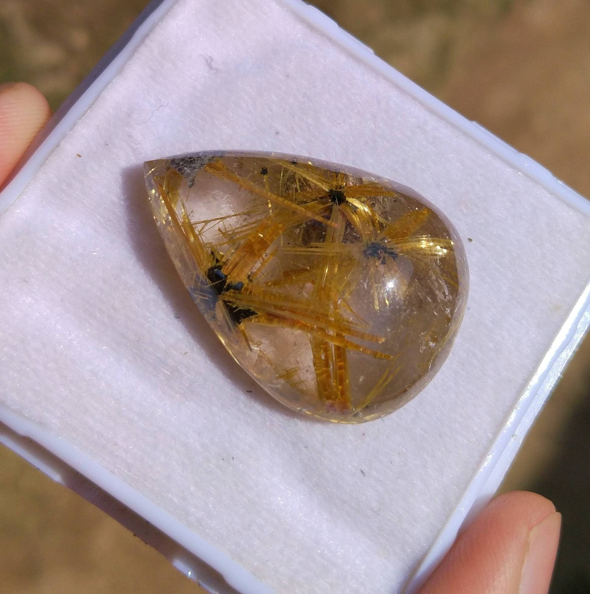 Natural tip quality beautiful 70 carats golden Rutile included