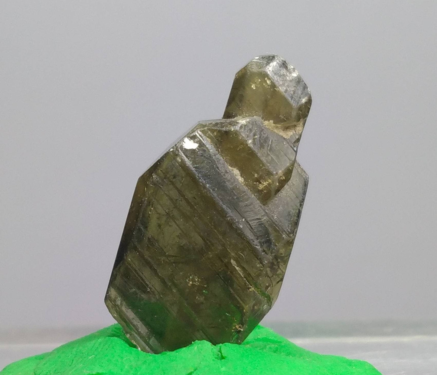 ARSAA GEMS AND MINERALSNatural aesthetic Beautiful 2.5 gram Faden epidote terminated crystal - Premium  from ARSAA GEMS AND MINERALS - Just $15.00! Shop now at ARSAA GEMS AND MINERALS