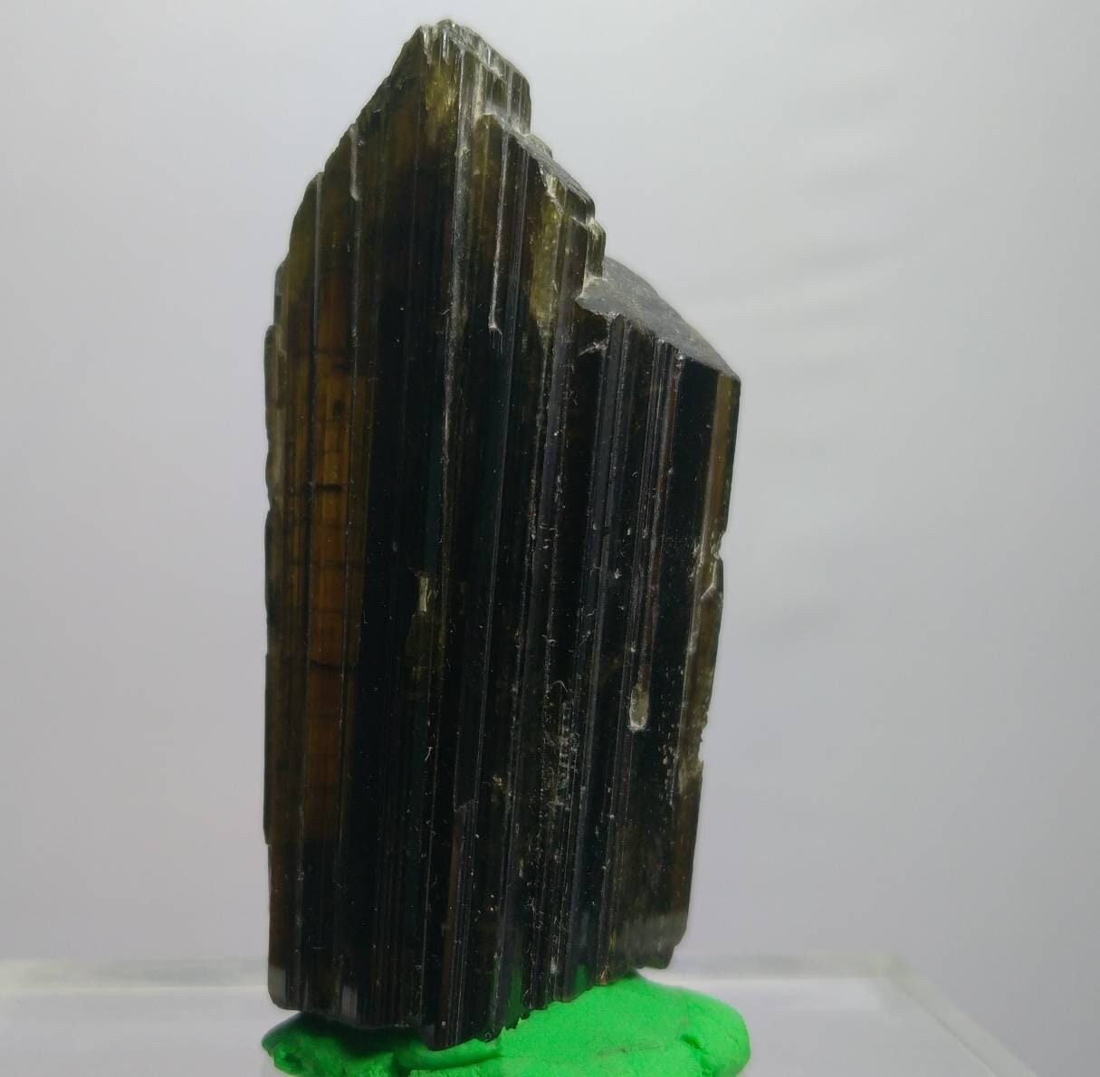 ARSAA GEMS AND MINERALSNatural aesthetic Beautiful 44.5 grams twins perfectly terminated epidote crystal - Premium  from ARSAA GEMS AND MINERALS - Just $80.00! Shop now at ARSAA GEMS AND MINERALS