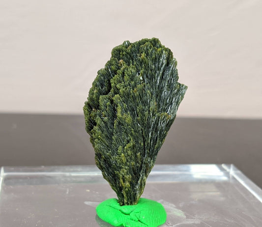 ARSAA GEMS AND MINERALSNatural green spray epidote crystal from Balochistan Pakistan, weight 12.2 grams - Premium  from ARSAA GEMS AND MINERALS - Just $25.00! Shop now at ARSAA GEMS AND MINERALS