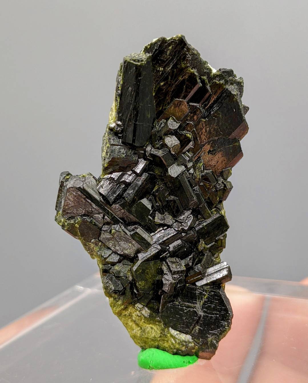 ARSAA GEMS AND MINERALSNatural aesthetic Beautiful 18.2 grams perfectly terminated green epidote crystal - Premium  from ARSAA GEMS AND MINERALS - Just $80.00! Shop now at ARSAA GEMS AND MINERALS