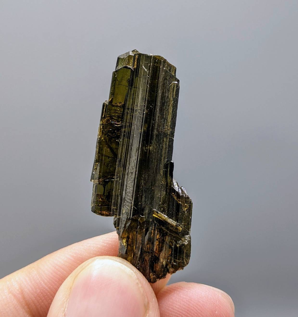 ARSAA GEMS AND MINERALSNatural fine quality beautiful 6.1 gram terminated faden green epidote crystal with wonderful structure - Premium  from ARSAA GEMS AND MINERALS - Just $25.00! Shop now at ARSAA GEMS AND MINERALS
