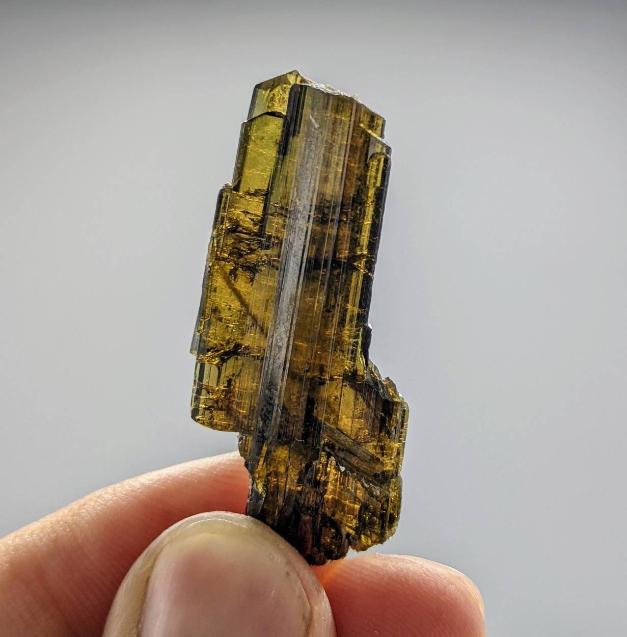 ARSAA GEMS AND MINERALSNatural fine quality beautiful 6.1 gram terminated faden green epidote crystal with wonderful structure - Premium  from ARSAA GEMS AND MINERALS - Just $25.00! Shop now at ARSAA GEMS AND MINERALS