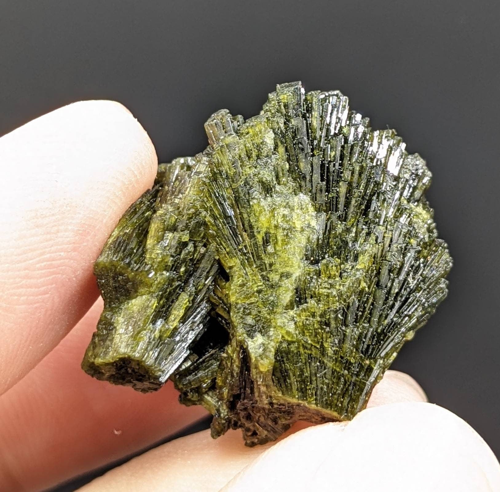 ARSAA GEMS AND MINERALSNatural green spray epidote crystal from Balochistan Pakistan, weight 13.8 grams - Premium  from ARSAA GEMS AND MINERALS - Just $25.00! Shop now at ARSAA GEMS AND MINERALS